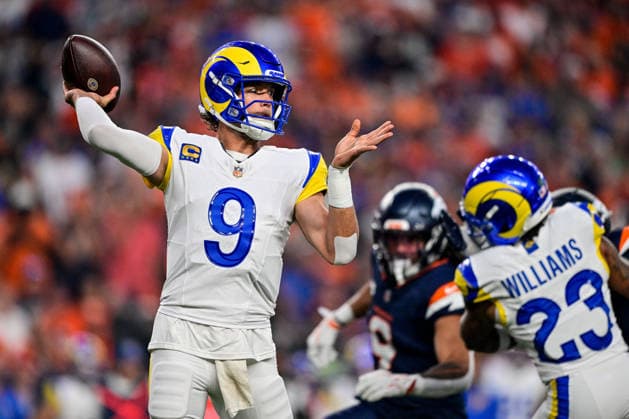 DENVER, CO - SEPTEMBER 27: Los Angeles Rams quarterback Matthew Stafford (9) passes in the first quarter during a game between the Los Angeles Rams and the Denver Broncos at Empower Field at Mile High on September 27, 2026 in Denver, Colorado. (Photo by Dustin Bradford Icon Sportswire) NFL, American Football Herren, USA SEP 27 Rams at Broncos EDITORIAL USE ONLY Icon132260927006