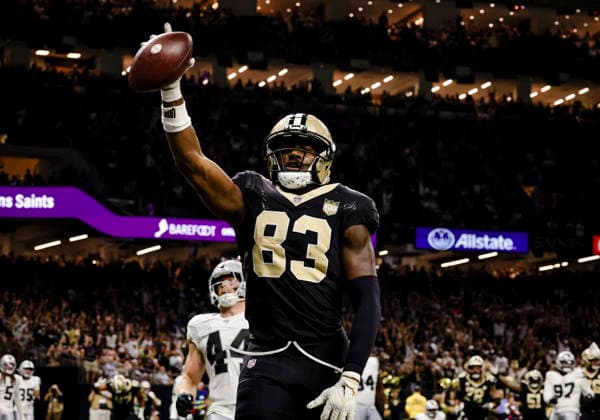 NEW ORLEANS, LA - SEPTEMBER 27: Juwan Johnson 83 of the New Orleans Saints celebrates after a touchdown against the Las Vegas Raiders during the second half of an NFL, American Football Herren, USA game on September 27. 2026, at Caesars Superdome in New Orleans, Louisiana. (Photo by Derick Hingle Icon Sportswire) NFL: SEP 27 Raiders at Saints EDITORIAL USE ONLY Icon12626927032