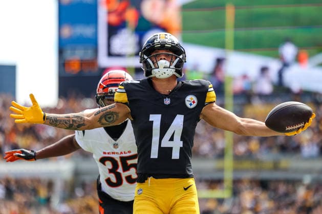 September 27, 2026, Pittsburgh, Pennsylvania, USA: Pittsburgh Steelers wide receiver ROMAN WILSON (14) celebrates as he crosses the goal line on a touchdown reception during the NFL, American Football Herren, USA football game between the Pittsburgh Steelers and the Cincinnati Bengals in Pittsburgh, Pennsylvania. Pittsburgh USA - ZUMAg257 20260927_zsp_g257_070 Copyright: xBrentxGudenschwagerx