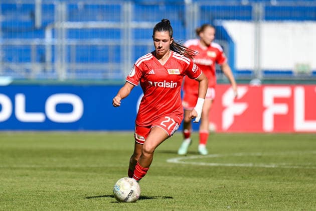 Fußball I Frauen I Saison 2026-2027 I DFB-Pokal I 1. FC Magdeburg - 1. FC Union Berlin I 27.09.2026 Leela Egli (27, 1. FC Union Berlin) mit Ball Freisteller, Nahaufnahme, Porträt, Portrait, Einzelfoto, Einzelbild, Körper Magdeburg Avnet Arena (Heinz-Krügel-Platz 1) Sachsen-Anhalt Deutschland Copyright: xLobeca InesxHähnelx