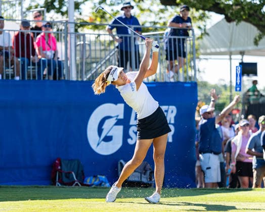 September 27, 2026, Rogers, Arkansas, USA: MICHELLE ZHANG hits a tee shot on the 17th hole during the third round of the Walmart NW Arkansas Championship at Pinnacle Country Club. Rogers USA - ZUMAw173 20260927_zsp_w173_022 Copyright: xLukexWelshx