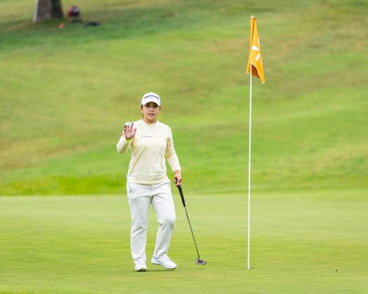 September 27, 2026, Rogers, Arkansas, USA: MAO SAIGO gestures to the crowd after scoring a hole in one on the third hole during the third round of the Walmart NW Arkansas Championship at Pinnacle Country Club. Rogers USA - ZUMAw173 20260927_zsp_w173_058 Copyright: xLukexWelshx