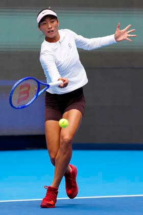 China Open - practice session in Beijing - 27 Sep 2026 Zheng Qinwen of China plays during a practice session ahead of China Open at the National Tennis Center. Beijing China Copyright: xPolyxFeix xSOPAxImagesx 20260928_3161_025