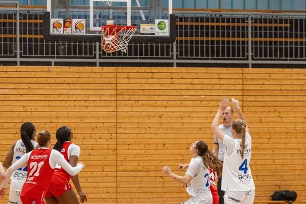 2. Damen Basketball Bundesliga (Nord): Astro Ladies Bochum - Hurricanes Rotenburg ** NUR FÜR REDAKTIONELLE ZWECKE ** EDITORIAL USE ONLY **<p>Am Sonntag, den 27. September 2026 starteten die VfL VIACTIV Astro Ladies Bochum (weiß) in der Rundsporthalle in die neue 2. Damen Basketball Bundesliga (Nord) mit einem Heimsieg gegen die Hurricanes Rotenburg (rot). Deutschland NRW Bochum Copyright: MichaelxSchwalm