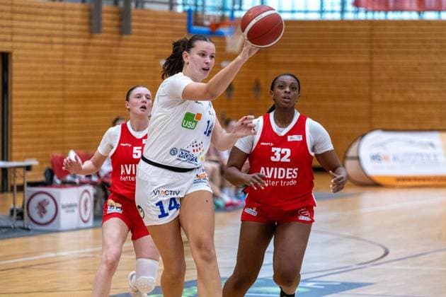 2. Damen Basketball Bundesliga (Nord): Astro Ladies Bochum - Hurricanes Rotenburg ** NUR FÜR REDAKTIONELLE ZWECKE ** EDITORIAL USE ONLY **<p>Am Sonntag, den 27. September 2026 starteten die VfL VIACTIV Astro Ladies Bochum (weiß) in der Rundsporthalle in die neue 2. Damen Basketball Bundesliga (Nord) mit einem Heimsieg gegen die Hurricanes Rotenburg (rot). Im Bild: Lena Bjeltschik (Nr. 14, Astro Ladies Bochum). Deutschland NRW Bochum Copyright: MichaelxSchwalm