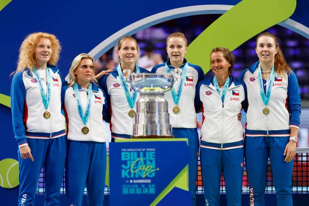 The Czech team, consisting of Katerina Siniakova, Sara Bejlek, Marie Bouzkova, Karolina Muchova, non-playing captain Barbora Strycova, and Linda Noskova during the victory ceremony following their win in the final match against Ukraine in the 2026 Billie Jean King Cup on September 27, 2026, in Shenzhen, China. (CTKxPhoto PavelxLebeda) CTKPhotoF202609280002701  CTKPhotoF202609280002701
