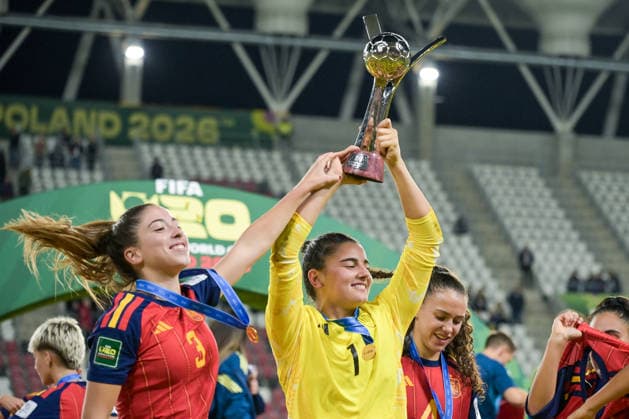 Spain v DPR Korea - FIFA U-20 Women s World Cup Final Spanish players celebrate winning the U20 World Cup after the final match against DRP Korea at Stadion Miejski in Lodz, Poland, on September 27, 2026. Lodz Poland  Copyright: xAndreaxxAmatox originalFilename:amato-fifau20w260927_npmrC.jpg