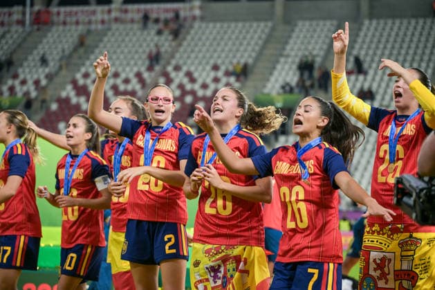 Spain v DPR Korea - FIFA U-20 Women s World Cup Final Spanish players celebrate winning the U20 World Cup after the final match against DRP Korea at Stadion Miejski in Lodz, Poland, on September 27, 2026. Lodz Poland  Copyright: xAndreaxxAmatox originalFilename:amato-fifau20w260927_nprsv.jpg
