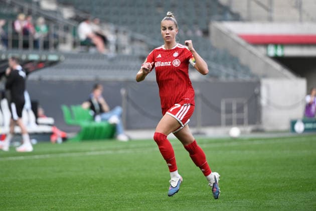 Giulia Gwinn (FC Bayern) 27.09.2026, Fussball DFB Pokal Frauen 2026 2027, 1. Runde, Borussia Mönchengladbach - FC Bayern München 1:2 DFB regulations prohibit any use of photographs as image sequences and or quasi-video Moenchengladbach Ista-Borussia-Park Nordrhein Westfalen Deutschland