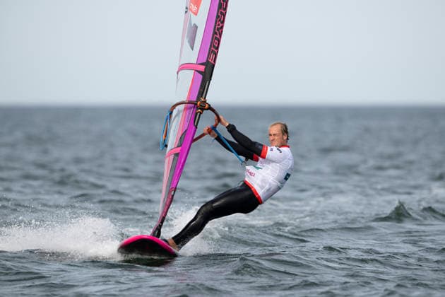 PWA - Citroen - World Windsurfing Tour Sylt 2026 - Tag 2 Freestyle Men - Slalom Men Training; Sylt Westerland, 27.09.2026 Yentel Caers (Freestyle Men, Belgium, B-16); PWA - Citroen - World Windsurfing Tour Sylt 2026 - Tag 2 Freestyle Men - Slalom Men Training am 27.09.2026 vor dem Brandenburger Strand - Motorboot auf Sylt Westerland (Deutschland). Copyright: xBEAUTIFULxSPORTS AndreasxDickx