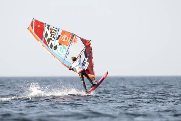 PWA - Citroen - World Windsurfing Tour Sylt 2026 - Tag 2 Freestyle Men - Slalom Men Training; Sylt Westerland, 27.09.2026 Takumi Moriya (Freestyle Men, Japan, J-171); PWA - Citroen - World Windsurfing Tour Sylt 2026 - Tag 2 Freestyle Men - Slalom Men Training am 27.09.2026 vor dem Brandenburger Strand - Motorboot auf Sylt Westerland (Deutschland). Copyright: xBEAUTIFULxSPORTS AndreasxDickx