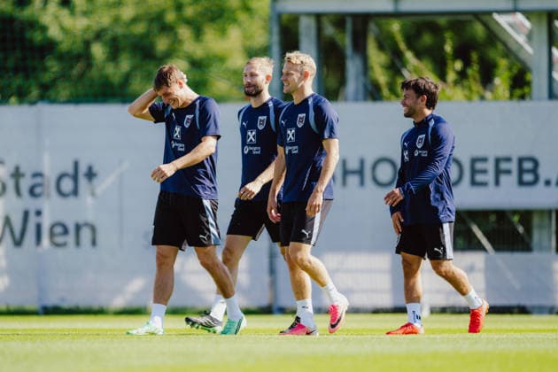 SOCCER - NL, IRL vs AUT VIENNA,AUSTRIA,28.SEP.26 - SOCCER - UEFA Nations League, group stage, OEFB international match, Länderspiel, Nationalmannschaft Ireland vs Austria, preview, training team AUT. Image shows Alexander Prass, Konrad Laimer, Marco Gruell and Sascha Horvath (AUT).  GEPAxpictures xAlexanderxSolc