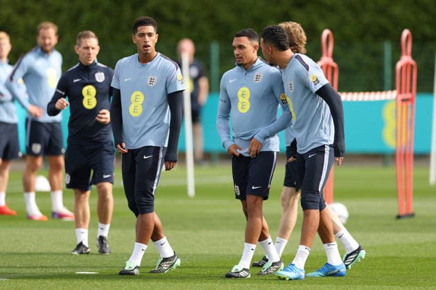 England MD-1 Training, Nations League Jude Bellingham, Trent Alexander-Arnold and Morgan Rogers of England during the England MD-1 training session ahead of the 2026 27 UEFA Nations League Group A3 match vs Czech Republic at Tottenham Hotspur Training Ground, Enfield, England on 28 September 2026 Credit: Tiego Grenho Every Second Media Editorial use only. All images are copyright Every Second Media Limited. No images may be reproduced without prior permission. Copyright: xIMAGO EveryxSecondxMediax ESM-2191-0018 TiegoxGrenhox xEveryxSecondxMediax