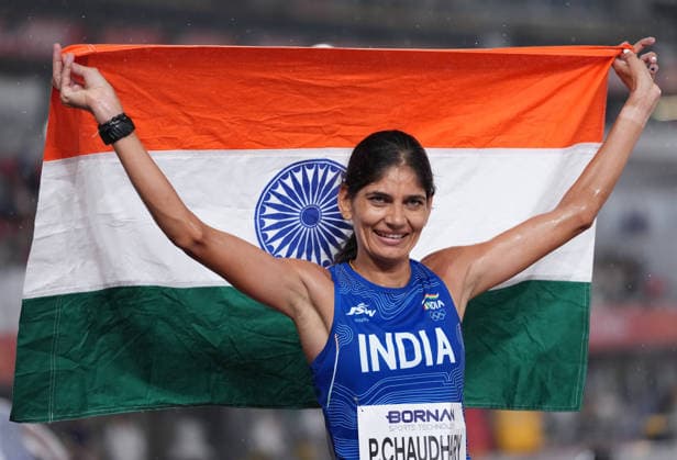 (260928) -- NAGOYA, Sept. 28, 2026 -- Parul Chaudhary of India celebrates after the women s 5000m final match of Athletics at the 20th Asian Games Aichi-Nagoya 2026 in Nagoya, Japan, Sept. 28, 2026. ) (SP)JAPAN-NAGOYA-ASIAN GAMES-ATHLETICS-WOMEN S 5000M JiaxYuchen 