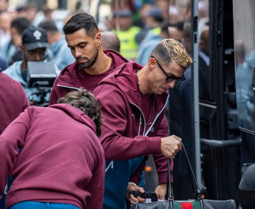MALMÖ 2026-09-28 Cristiano Ronaldo and the rest of the Portugal national football team arrive at their hotel in Malmö on Monday afternoon. Portugal will face Denmark in the Nations League in Copenhagen on Thursday, but are based in Malmö. MALMÖ SWEDEN x50090x