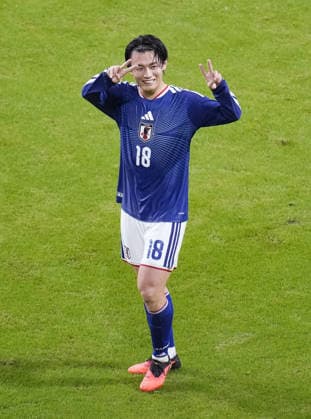 Football: Japan vs. Venezuela Japan s Ayase Ueda reacts after scoring from the penalty spot late in the second half of a football International Friendly, Länderspiel, Nationalmannschaft against Venezuela at Edion Peace Wing Hiroshima in Hiroshima, western Japan, on Sept. 28, 2026.  A14AA0005629201P