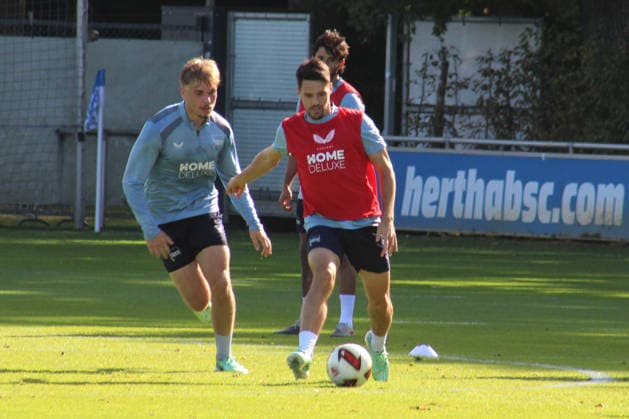 28.09.2026, DEU GER, Fussball , 2.Fussballbundesliga, Saison 2026 2027, Sportforum, Hertha BSC, Training Josip Brekalo ( Hertha BSC Berlin 7 ), Niklas Hildebrandt ( Hertha BSC Berlin 26 ) 2. Liga: DFB DFL regulations prohibit any use of photographs as image sequences and or quasi-video) nordphoto GmbH Engler Berlin Sportforum Berlin Deutschland Copyright: xNordphotox xEnglerx