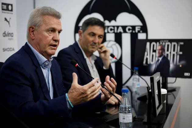 Avier Aguirre Has Been Presented As The New Manager Of Valencia CF Mexican coach Javier Aguirre is presented as the new manager of Valencia CF at a press conference, PK, Pressekonferenz at the Mestalla stadium in Valencia, on September 28, 2026. Valencia Spain  Copyright: xJosexMiguelxFernandezx originalFilename:fernandezdevelascosanz-javierag260928_npziq.jpg