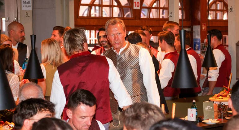 28.09.2026, Deutschland, Stuttgart, Fußball Bundesliga, VfB Stuttgart auf dem Cannstatter Volksfest, Wasen, Guido Buchwald