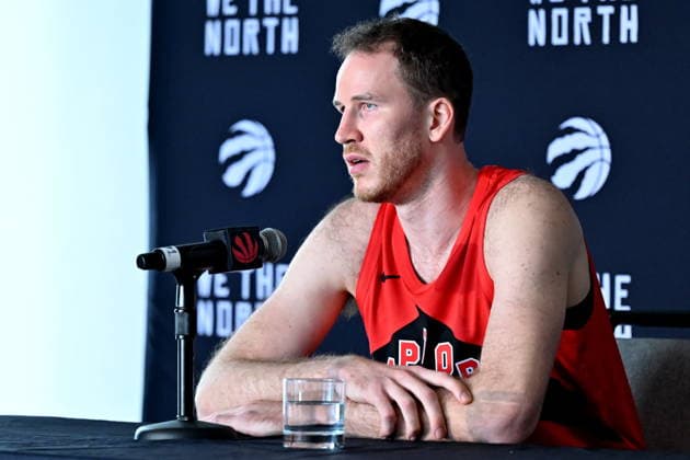September 28, 2026, Toronto, On, Canada: The Toronto Raptors centre Jakob Poeltl speaks at the Raptors media day in Toronto on Monday, Sept. 28, 2026. Canada News - September 28, 2026  - ZUMAc35_ 20260928_zaf_c35_057 Copyright: xJonxBlackerx