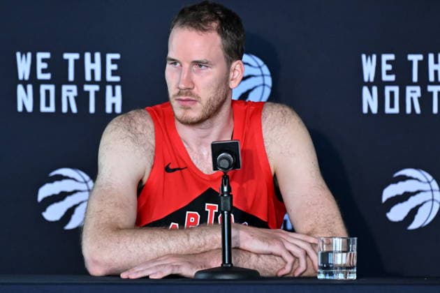 September 28, 2026, Toronto, On, Canada: The Toronto Raptors centre Jakob Poeltl speaks at the Raptors media day in Toronto on Monday, Sept. 28, 2026. Canada News - September 28, 2026  - ZUMAc35_ 20260928_zaf_c35_061 Copyright: xJonxBlackerx