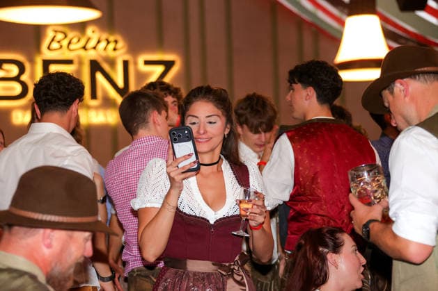 28.09.2026, Deutschland, Stuttgart, Fußball Bundesliga, VfB Stuttgart auf dem Cannstatter Volksfest, Wasen,