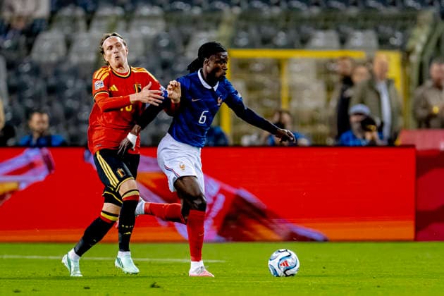 BRUSSEL - BelgiÃ« forward Mika Godts, Frankrijk midfielder Eduardo Camavinga during the UEFA Nations League match between Belgie and Frankrijk at Koning Boudewijn Stadion on 28 September 2026 in Brussel, Belgie. (Photo by DeFodi Images) -