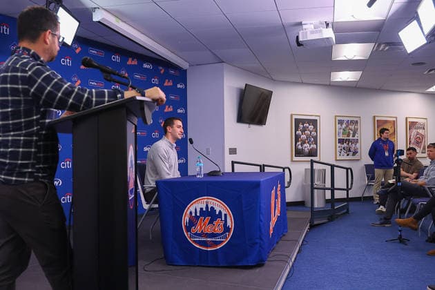 Mets David Stearns Year End press conference, PK, Pressekonferenz New York Mets President of Baseball Operations David Stearns speaks to the media during a press conference in the Shannon Forde Press Conference Room at Citi Field in Flushing, on September 28, 2026. Flushing, Queens N.Y. United States  Copyright: xGordonxDonovanx originalFilename:donovan-metsdavi260928_npKNO.jpg
