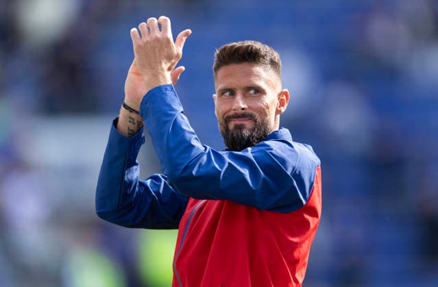 Everton v OSC Lille - Pre-Season Friendly LIVERPOOL, ENGLAND - AUGUST 15: Olivier Giroud of LOSC Lille acknowledges the fans after the pre-season friendly match between Everton and OSC Lille at Hill Dickinson Stadium on August 15, 2026 in Liverpool, United Kingdom.