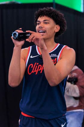 September 28, 2026, Inglewood, California, USA: Kobe Sanders 4 shoots video during the Los Angeles Clippers Media Day on Monday September 28, 2026 at Intuit Dome in Inglewood, California. ARIANA RUIZ PI Inglewood USA - ZUMAp124 20260928_zaa_p124_018 Copyright: xArianaxRuizx