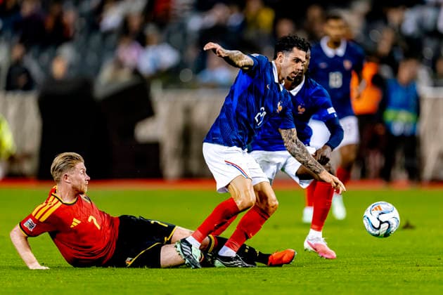 BRUSSEL - BelgiÃ« midfielder Kevin De Bruyne and Frankrijk midfielder Lucas Da Cunha during the UEFA Nations League match between Belgie and Frankrijk at Koning Boudewijn Stadion on 28 september 2026 in Brussel, Belgie. (Photo by DeFodi Images) -