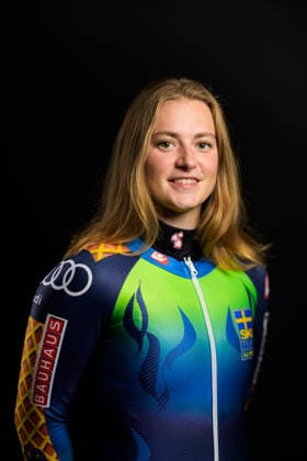 260928 Hanna Aronsson Elfman of the Swedish national alpine skiing team poses for a portrait on September 28, 2026 in Stockholm. Photo: Joel Marklund BILDBYRAN kod JM JM0856 bbeng alpint alpine skiing sverige sweden porträtt portrait dam Copyright: JOELxMARKLUND BB260928JM170