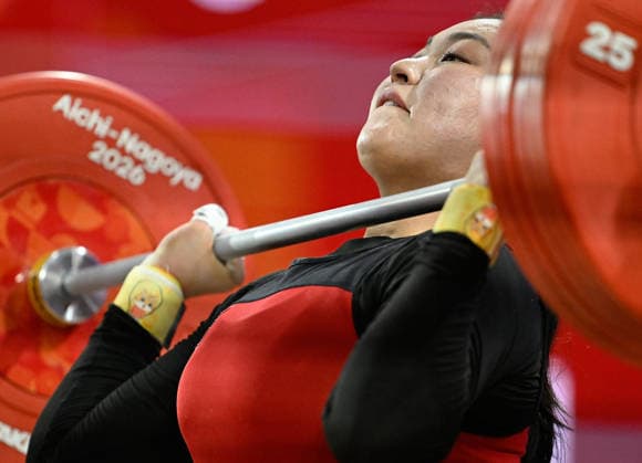 (260929) -- NAGOYA, Sept. 29, 2026 -- Bolortuya Lkhagvajav of Mongolia competes during the women s 86kg final of weightlifting at the 20th Asian Games Aichi-Nagoya 2026 in Nagoya, Japan, Sept. 29, 2026. ) (SP)JAPAN-NAGOYA-ASIAN GAMES-WEIGHTLIFTING-WOMEN S 86KG-FINAL YuxYang 