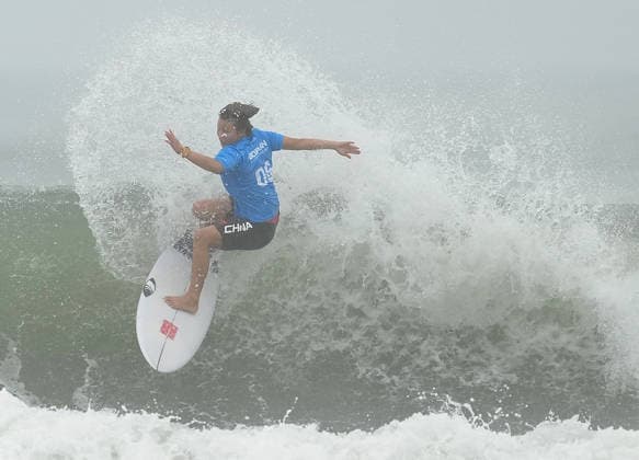 (260929) -- NAGOYA, Sept. 29, 2026 -- Yang Siqi of China competes during the Women s Shortboard Gold Medal Match of Surfing between Ikeda Mirai of Japan and Yang Siqi of China at the 20th Asian Games Aichi-Nagoya 2026 in Tahara of Aichi Prefecture, Japan, Sept. 29, 2026. ) (SP)JAPAN-NAGOYA-ASIAN GAMES-SURFING-WOMEN S SHORTBOARD-GOLD MEDAL MATCH ZhangxHaobo 
