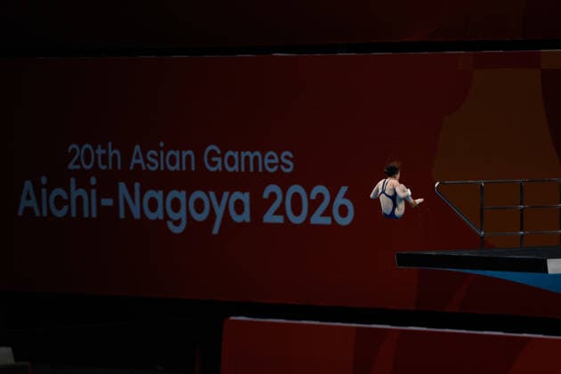 (260929) -- TOKYO, Sept. 29, 2026 -- Chen Yuxi of China competes during the women s 10m platform final of diving at the 20th Asian Games Aichi-Nagoya 2026 in Tokyo, Japan, Sept. 29, 2026. ) (SP)JAPAN-TOKYO-ASIAN GAMES-DIVING-WOMEN S 10M PLATFORM-FINAL WuxZhizun 