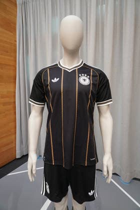 Aktuelles Auswärtstrikot und Letztes Trikot von Adidas der Deutschen Nationalmannschaft vor dem Wechsel zu Nike - Herzo Base 29.09.2026: Deutsche Nationalmannschaft Nations League Vorbereitung, Home Ground, HerzoBase, World of Adidas, Herzogenaurach