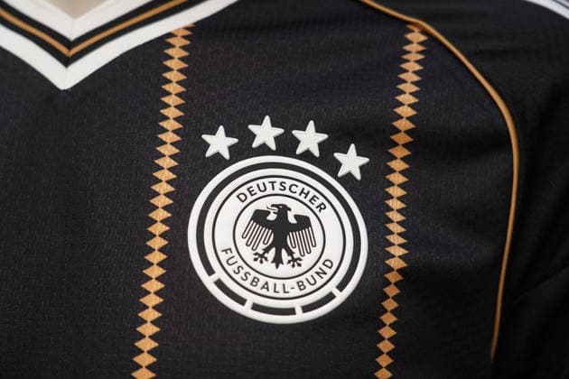 Aktuelles Auswärtstrikot und Letztes Trikot von Adidas der Deutschen Nationalmannschaft vor dem Wechsel zu Nike - Herzo Base 29.09.2026: Deutsche Nationalmannschaft Nations League Vorbereitung, Home Ground, HerzoBase, World of Adidas, Herzogenaurach