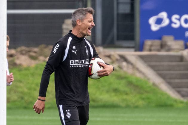 Alexander Blessin (Borussia Moenchengladbach, Trainer) will mehr Einsatz sehen. Oeffentliches Training Borussia Moenchengladbach, Fussball, Bundesliga, Saison 2026 2027, 29.09.2026 oeffentliches Training Borussia Moenchengladbach, Fussball, Bundesliga, Saison 2026 2027, 29.09.2026 Moenchengladbach Copyright: xEibner-Pressefoto ThomasxHaeslerx EP_THR
