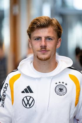 29.09.2026, GER, Fussball, Herren, UEFA Nations League, Medienstunde, DFB Nationalmannschaft Deutschland Finn Jeltsch ( Deutschland ) Herzogenaurach Adidas Basecamp Halftime Bayern Deutschland Copyright: xNordphoto Memmlerx