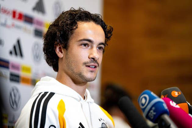 29.09.2026, GER, Fussball, Herren, UEFA Nations League, Medienstunde, DFB Nationalmannschaft Deutschland Mika Baur ( Deutschland ) Herzogenaurach Adidas Basecamp Halftime Bayern Deutschland Copyright: xNordphoto Memmlerx