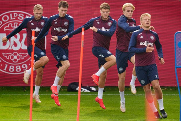 Denmark Nations League Lucas Hoegsberg, Victor Froholdt, Anton Gaaei, Andreas Skov Olsen, and Victor Nelsson during the training at the national football team s gathering in Helsingoer on Tuesday, September 29, 2026. Denmark plays a Nations League match on Thursday at Parken against Portugal. (Photo: Liselotte Sabroe Ritzau Scanpix) , Copenhagen Denmark Copyright: Ritzau Scanpix LiselottexSabroex spdk20260929-123256-L