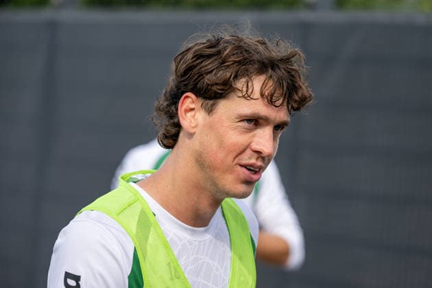 Philipp Sander (Borussia Moenchengladbach, 16) auf dem Weg in die Kabine. Oeffentliches Training Borussia Moenchengladbach, Fussball, Bundesliga, Saison 2026 2027, 29.09.2026 oeffentliches Training Borussia Moenchengladbach, Fussball, Bundesliga, Saison 2026 2027, 29.09.2026 Moenchengladbach Copyright: xEibner-Pressefoto ThomasxHaeslerx EP_THR