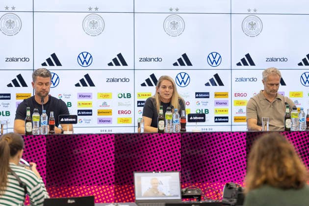DFB Frauen und U23 Frauen Pressekonferenz, 29.09.2026 Michael Urbansky (Bundestrainer Deutsche U23 Frauen Nationalmannschat) und Nia Künzer (DFB Sportdirektorin für Frauenfussball) und Christian Wück (Bundestrainer Deutsche Frauen Nationalmannschaft), DFB Frauen und U23 Frauen Pressekonferenz, Frankfurt, DFB Campus, 29.9.2026 Copyright: xBEAUTIFULxSPORTS Gawlikx