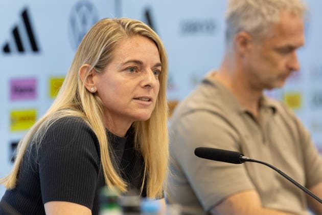 Nominierungs-PK Frauennationalmannschaft DFB-Sportdirektorin Nia Künzer spricht während der Pressekonferenz. Pressekonferenz auf dem DFB-Campus in Frankfurt am Main am 29. September 2026., Frankfurt am Main Hessen Deutschland DFB-Campus