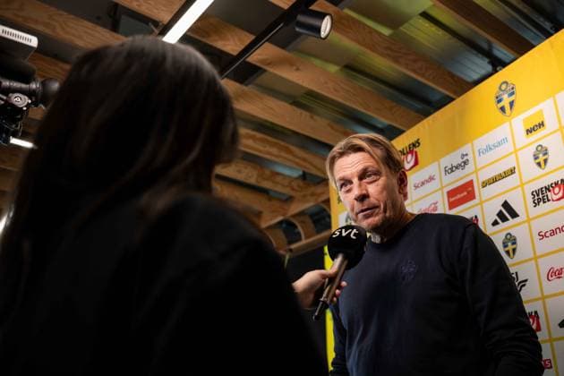 260929 Head coach Tony Gustavsson of the Swedish women s national football team during a press conference, PK, Pressekonferenz on September 29, 2026 in Stockholm. Photo: Jesper Zerman BILDBYRAN kod JZ JZ0761 fotboll football soccer fotball vm-kval kval fifa womens world cup qualifier qualifier landslagsuttagning sverige sweden team presentation dam bbeng Copyright: JESPERxZERMAN BB260929JZ012