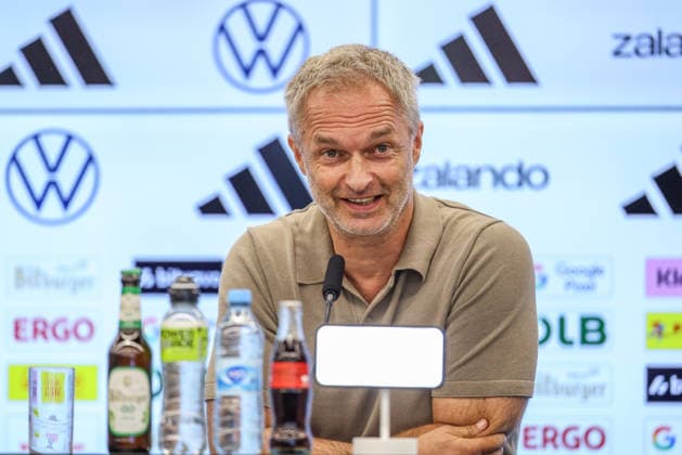 GER, Frankfurt, Pressekonferenz mit Nia Künzer, Christian Wück und Michael Urbansky, hybride Medienrunde, DFB, Start WM-Saison, Deutsche Nationalmannschaft, DFB Campus im Bild: Christian Wück (Bundestrainer Deutschland, Deutsche Nationalmannschaft), DFB Pressekonferenz, PK zum Start der WM Saison der Deutschen Nationalmannschaft der Frauen und der U23 am DFB Campus, Emotion, gute Laune, Lachen DFB DFL REGULATIONS PROHIBIT ANY USE OF PHOTOGRAPHS AS IMAGE SEQUENCES AND OR QUASI-VIDEO, 29.09.2026 Copyright: HMBxMedia HendrikxHamelau