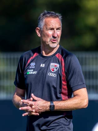 Ingolstadt, Deutschland 29. September 2026: 3. Liga - 2026 2027 - FC Ingolstadt 04 - Training Im Bild: Trainer Achim Beierlorzer (FCI) Trainingsgelände Audi Sportpark Bayern Copyright: xFotostandx xSchäferx