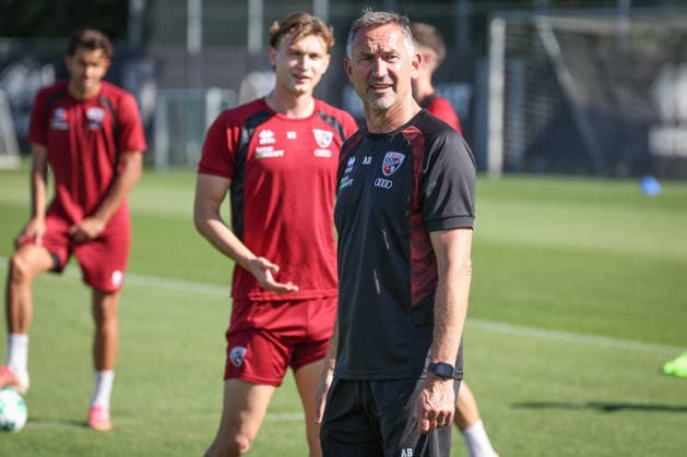 3. Liga - Saison 2026 27 - 1. Trainingseinheit mit Achim Beierlorzer - Cheftrainer Achim Beierlorzer (FCI) - XXXXX - Foto: Meyer Jürgen 3. Liga - Saison 2026 27 - 1. Trainingseinheit mit Achim Beierlorzer