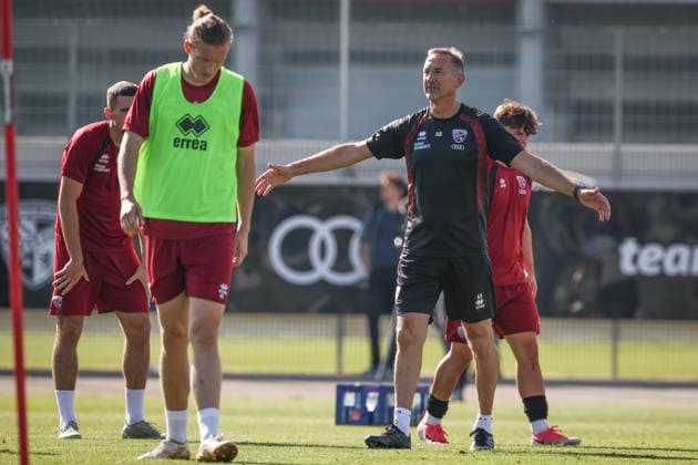 3. Liga - Saison 2026 27 - 1. Trainingseinheit mit Achim Beierlorzer - Cheftrainer Achim Beierlorzer (FCI) - XXXXX - Foto: Meyer Jürgen 3. Liga - Saison 2026 27 - 1. Trainingseinheit mit Achim Beierlorzer