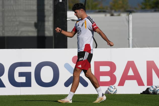 Aleksandar Pavlovic (Deutschland Germany) - Herzo Base 29.09.2026: Deutsche Nationalmannschaft Nations League Vorbereitung, Home Ground, HerzoBase, World of Adidas, Herzogenaurach